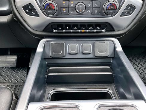 Used 2018 GMC Sierra 1500 SLT AWD/4WD image 16