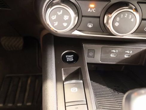 Used 2025 Nissan Kicks SV w/ Illumination Package FWD image 20