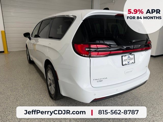 New 2027 Chrysler Pacifica Select AWD/4WD image 5