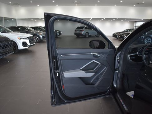 Used 2024 Audi Q3 2.0T Premium Plus AWD/4WD image 9