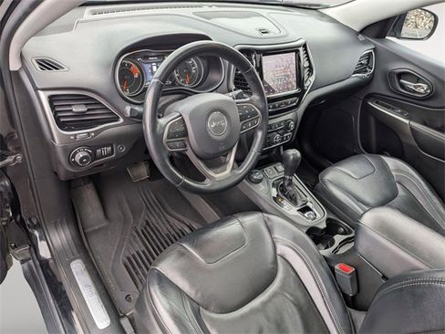 Used 2019 Jeep Cherokee Limited w/ Technology Group image 11