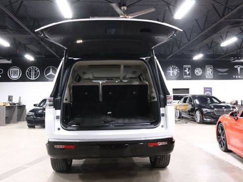 Used 2023 Jeep Grand Wagoneer Series II w/ Premium Group II image 23