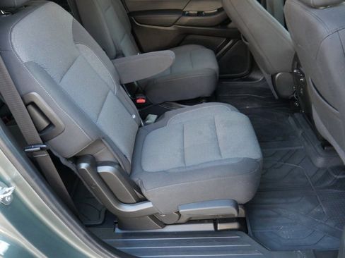 Used 2023 Chevrolet Traverse LT image 23