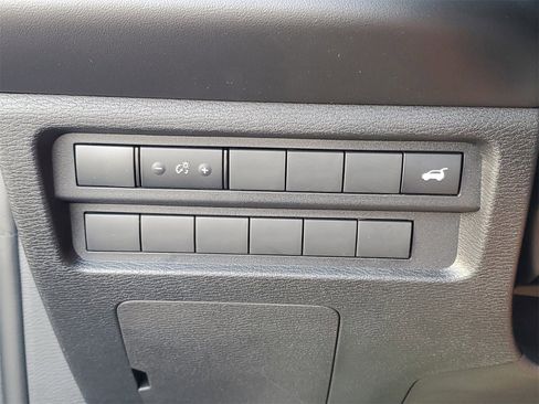 New 2025 Mitsubishi Outlander SE image 19