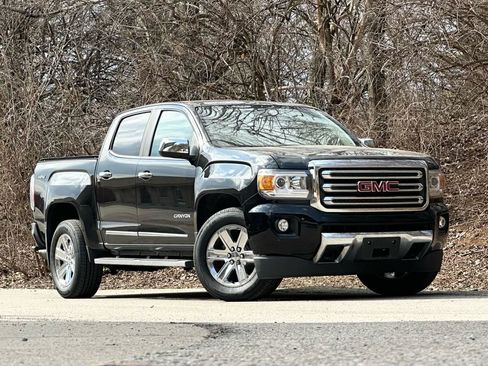 Used 2016 GMC Canyon SLT w/ Driver Alert Package image 2