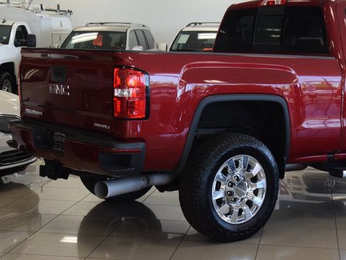 Used 2018 GMC Sierra 2500 Denali w/ Duramax Plus Package AWD/4WD image 38