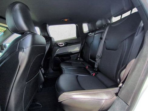 Used 2024 Jeep Compass Latitude AWD/4WD image 17