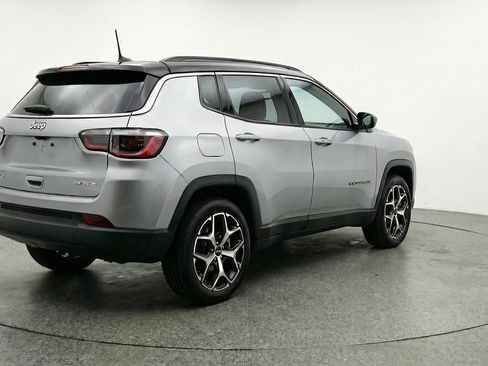 Used 2025 Jeep Compass Limited AWD/4WD image 9