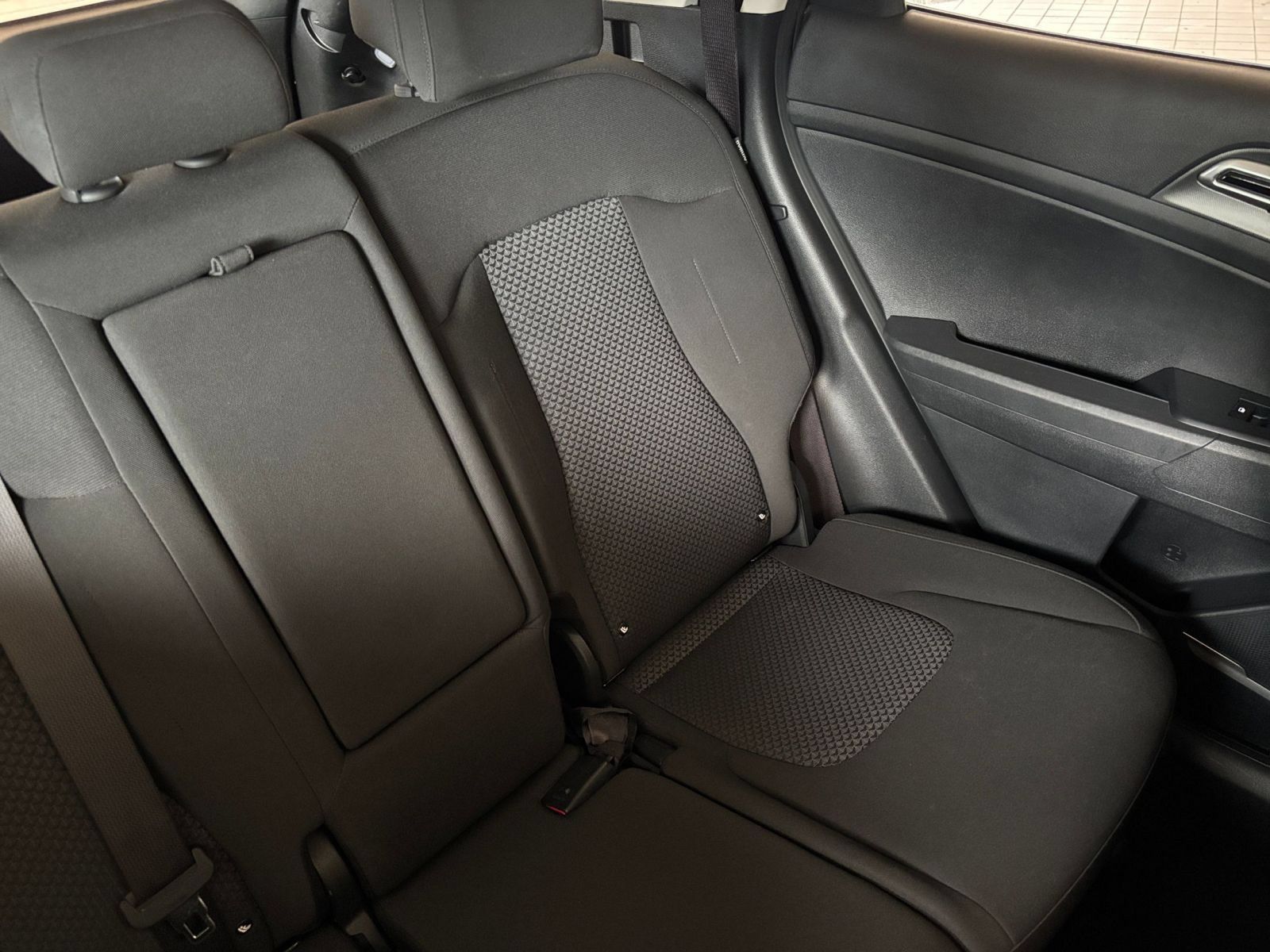 Used 2026 Kia Sportage LX FWD image 36