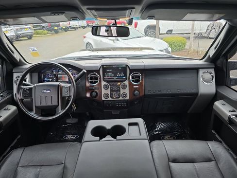 Used 2015 Ford F250 Lariat w/ Camper Package image 22