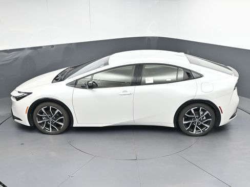 Certified 2024 Toyota Prius Prime XSE image 38