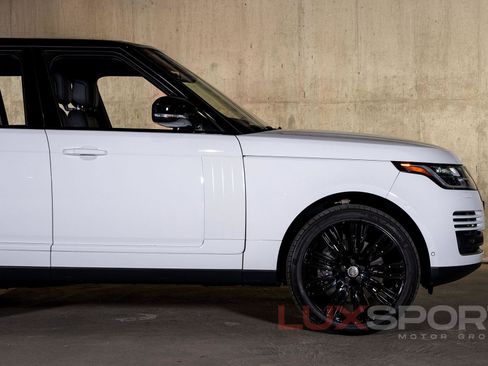 Used 2019 Land Rover Range Rover HSE image 11