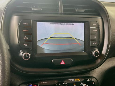 Used 2020 Kia Soul LX FWD image 13