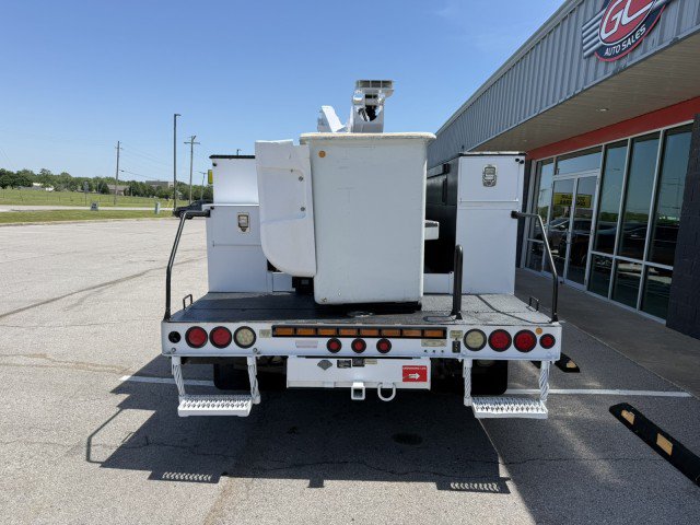 Used 2011 Ford F550 4x4 Regular Cab Super Duty w/ Payload Upgrade Pkg image 15