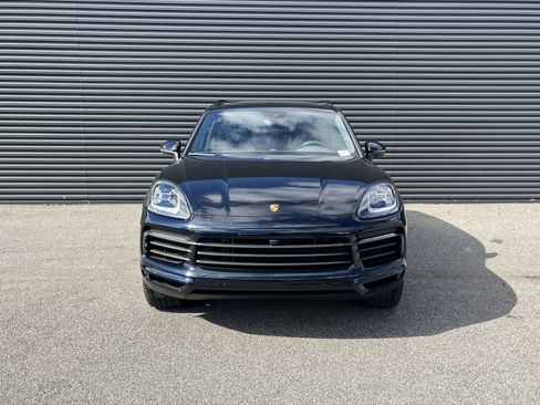Certified 2022 Porsche Cayenne Platinum Edition image 6