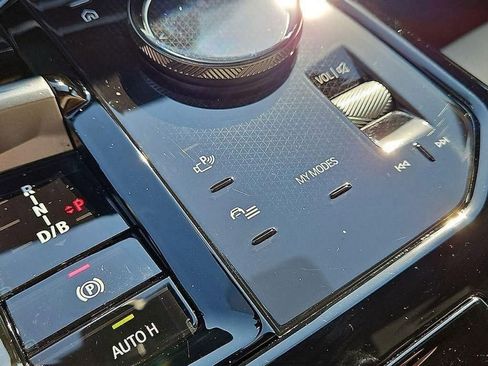 Certified 2024 BMW i5 eDrive40i w/ Premium Package image 23