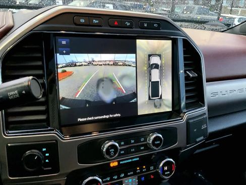 Used 2022 Ford F450 Platinum w/ FX4 Off-Road Package image 27