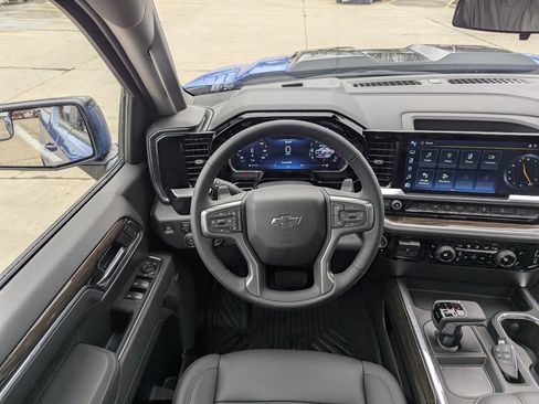 New 2026 Chevrolet Silverado 1500 LT Trail Boss w/ Convenience Package II image 3