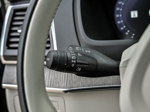 Used 2025 Volvo XC90 T8 Plus w/ Protection Package Premier image 42