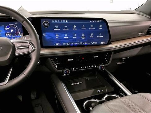 Used 2025 Chevrolet Tahoe High Country w/ Sun And Tow Package image 7