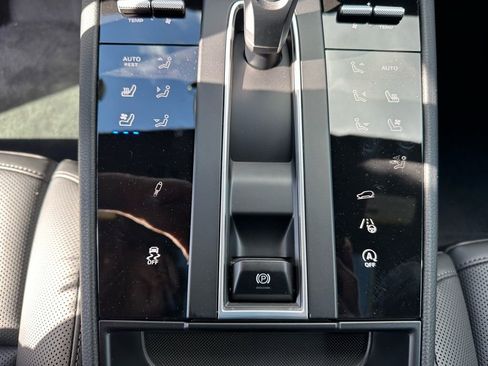 Used 2026 Porsche Macan image 26