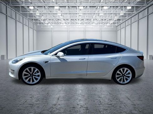 Used 2018 Tesla Model 3 image 4