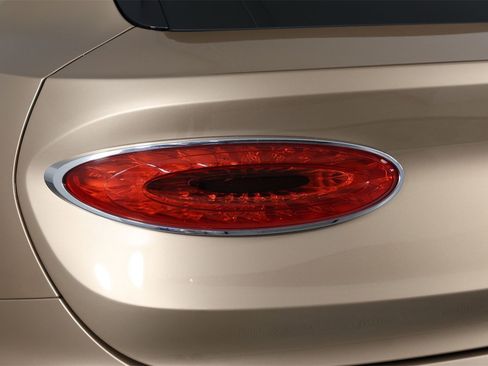 Used 2021 Bentley Bentayga image 13