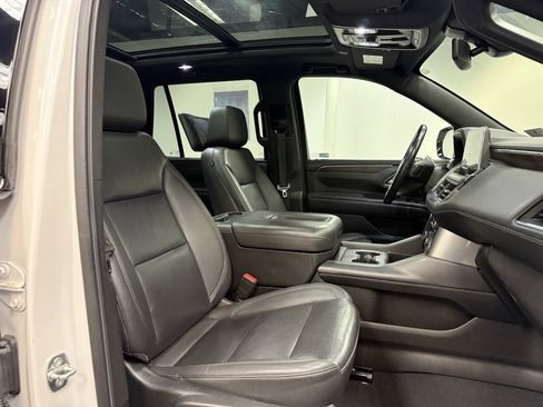 Used 2022 Chevrolet Tahoe LT w/ Luxury Package image 15