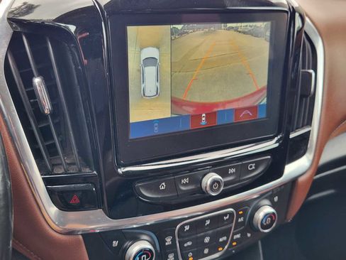 Used 2018 Chevrolet Traverse High Country AWD/4WD image 18