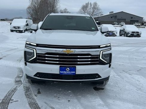 New 2026 Chevrolet Suburban LT w/ Comfort Package image 9