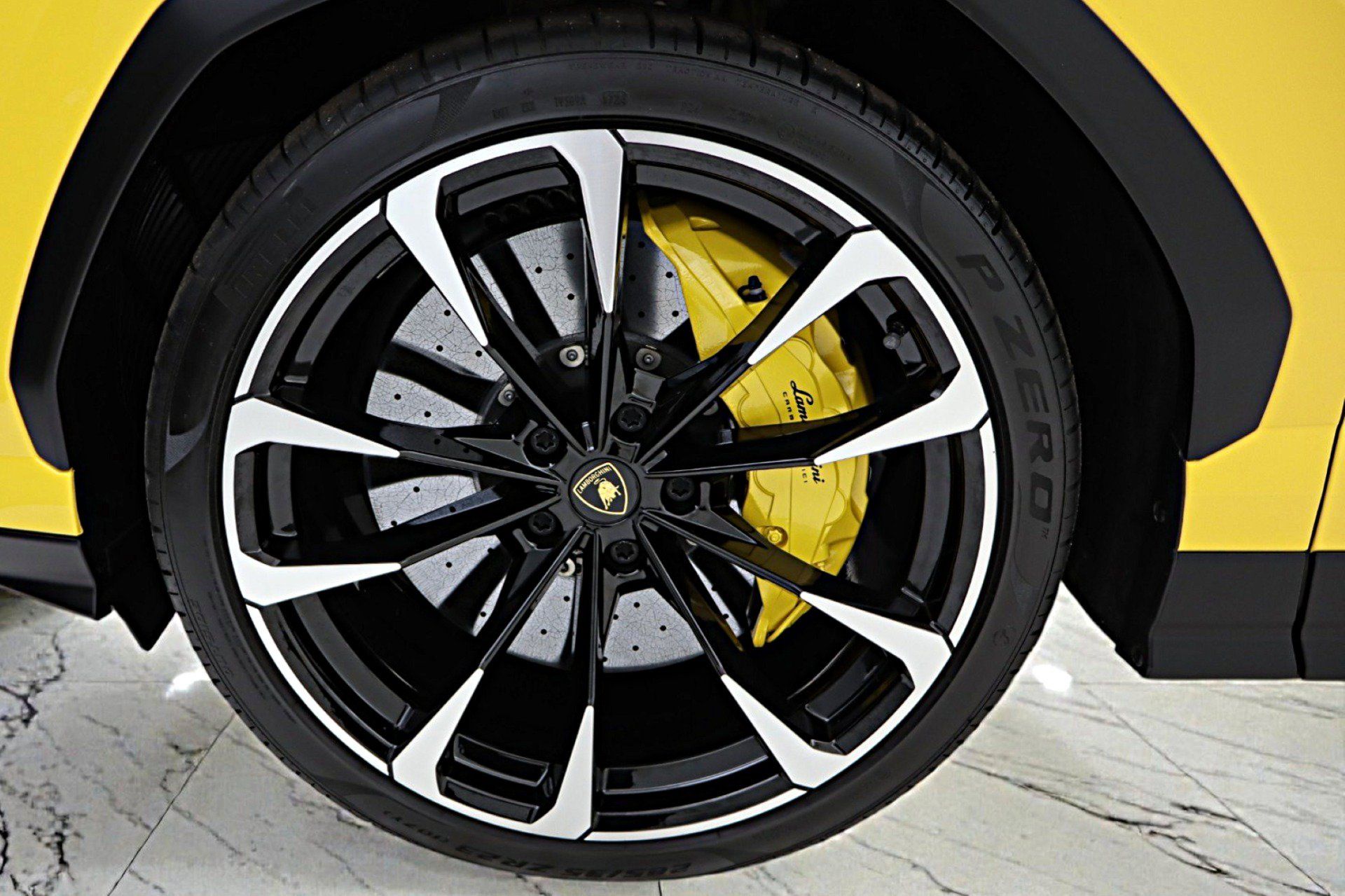 Used 2022 Lamborghini Urus AWD/4WD image 54