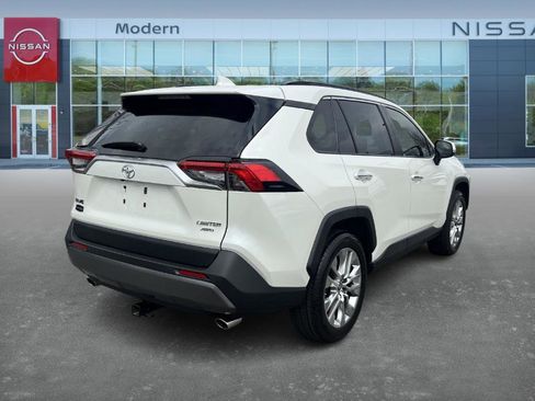 Used 2019 Toyota RAV4 Limited image 5