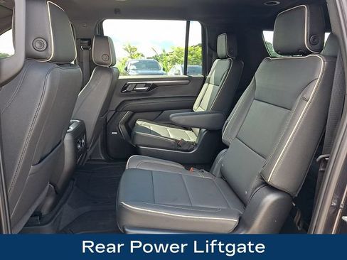 Used 2025 Chevrolet Suburban Premier AWD/4WD image 18