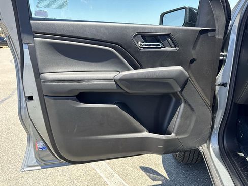 New 2026 GMC Canyon Elevation w/ LPO, Black Badging Package RWD image 17