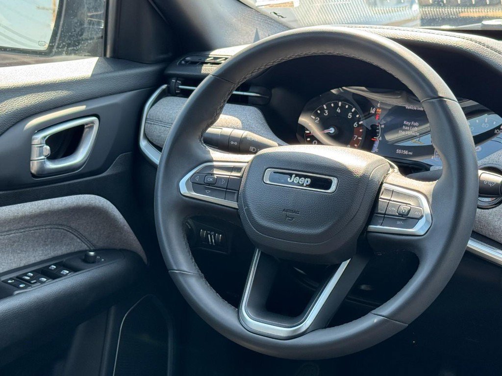 Used 2024 Jeep Compass Latitude AWD/4WD image 12