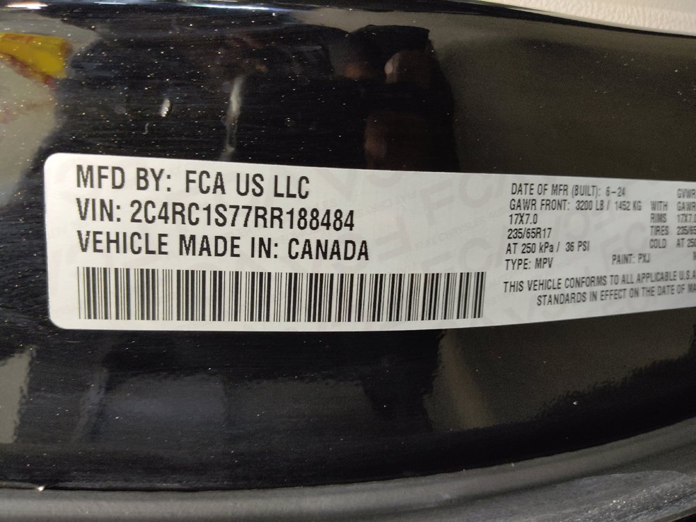 Used 2024 Chrysler Pacifica Limited FWD image 33