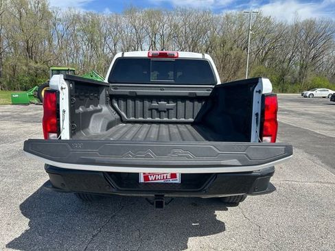 Used 2025 Chevrolet Colorado Z71 w/ Technology Package image 17