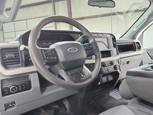 Used 2024 Ford F250 XL w/ FX4 Off-Road Package AWD/4WD image 34