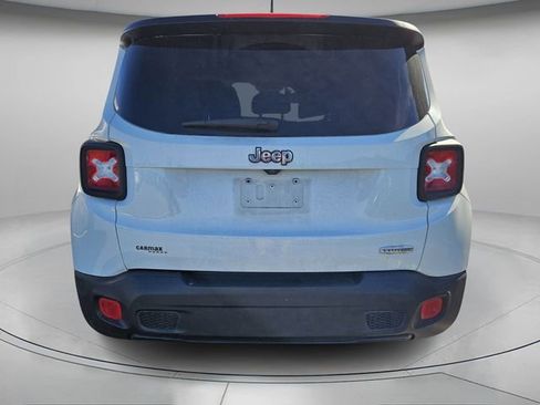 Used 2016 Jeep Renegade Latitude image 5