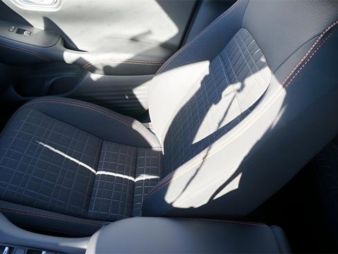 Certified 2025 Honda HR-V Sport image 23