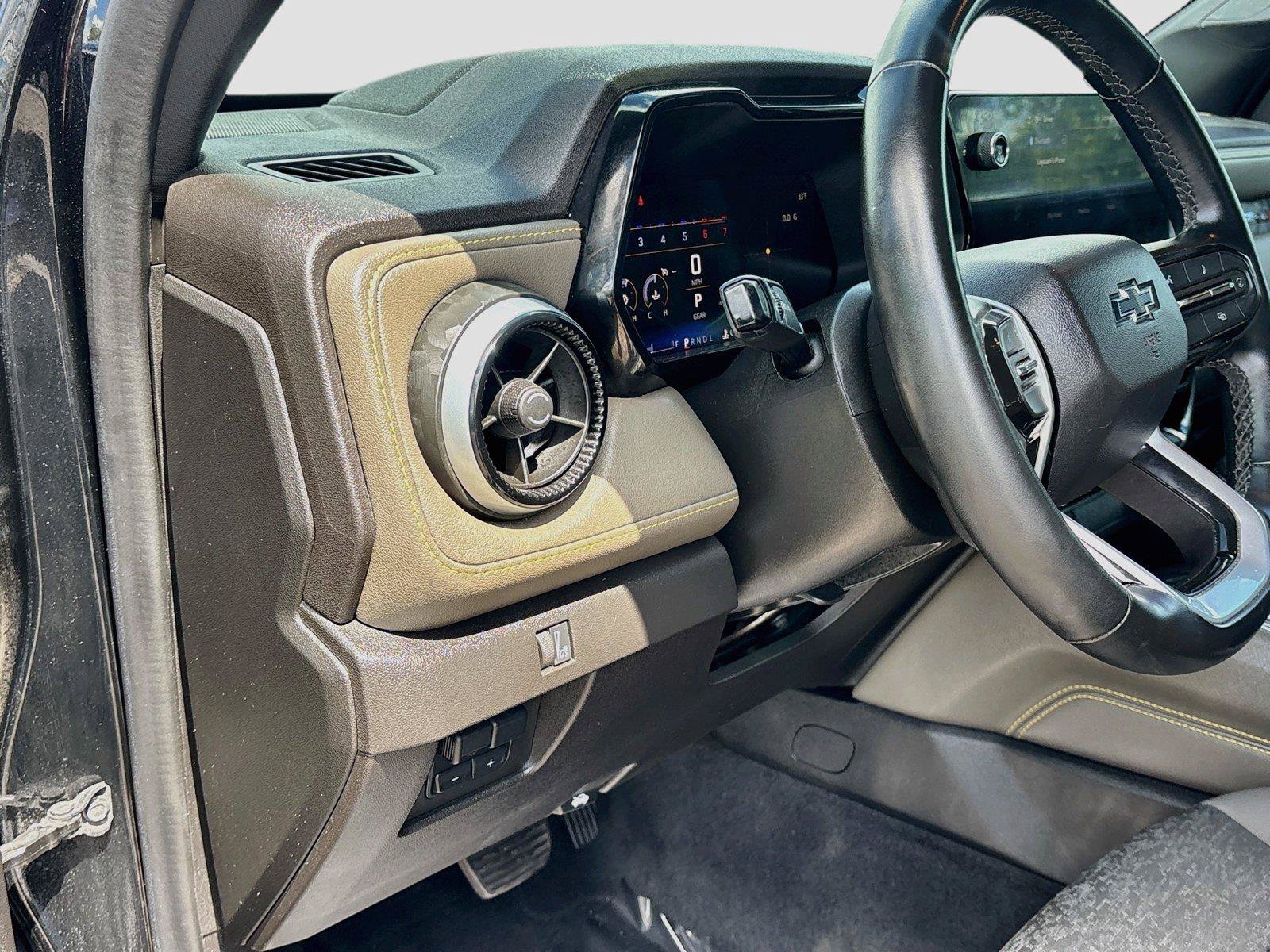 Used 2024 Chevrolet Colorado ZR2 w/ Technology Package AWD/4WD image 10