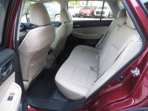 Used 2017 Subaru Outback 2.5i Limited AWD/4WD image 16