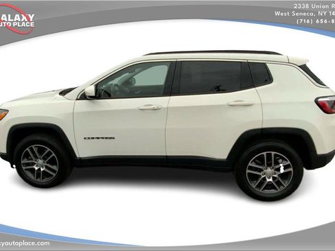 Used 2020 Jeep Compass Latitude w/ Cold Weather Group AWD/4WD image 8