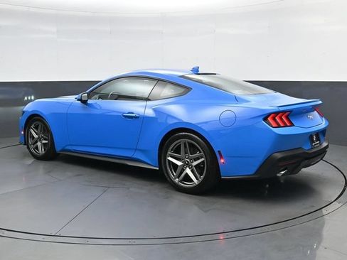 Used 2025 Ford Mustang Premium RWD image 6