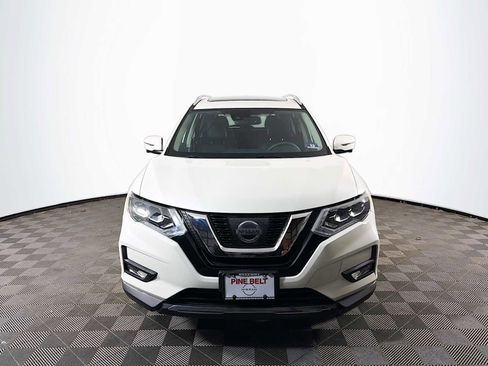 Used 2017 Nissan Rogue SL w/ SL Premium Package image 2