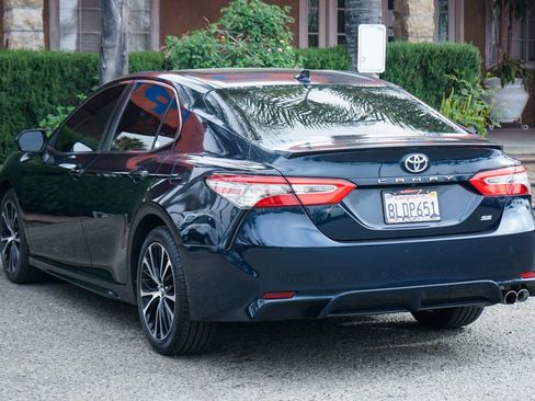 Used 2019 Toyota Camry SE w/ Carpet Mat Package FWD image 6