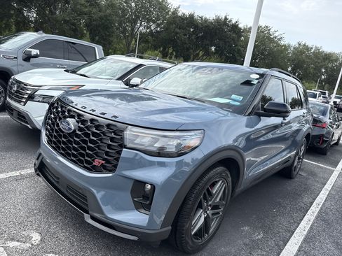 Used 2025 Ford Explorer ST w/ Sun And Sound Package RWD image 2