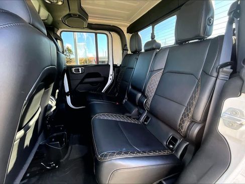 Certified 2023 Jeep Gladiator Overland image 35
