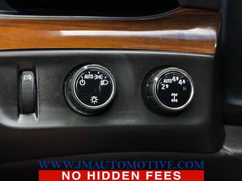 Used 2017 Cadillac Escalade Luxury AWD/4WD image 36