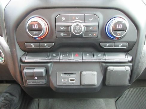 Certified 2021 Chevrolet Silverado 1500 LT w/ Convenience Package II AWD/4WD image 30